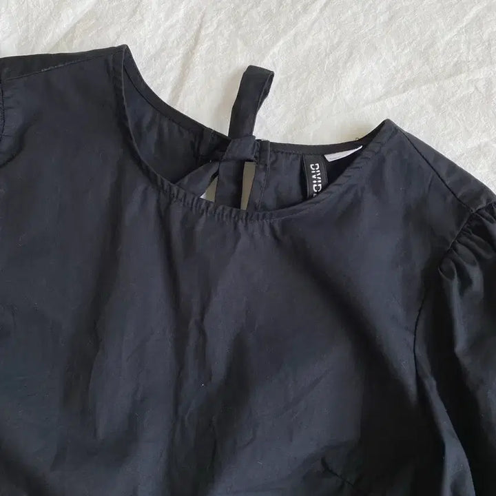 [BUNJANG] H&amp;M Black Puff Sleeve Frill Blouse / h&amp;m 블랙 퍼프소매 프릴 블라우스