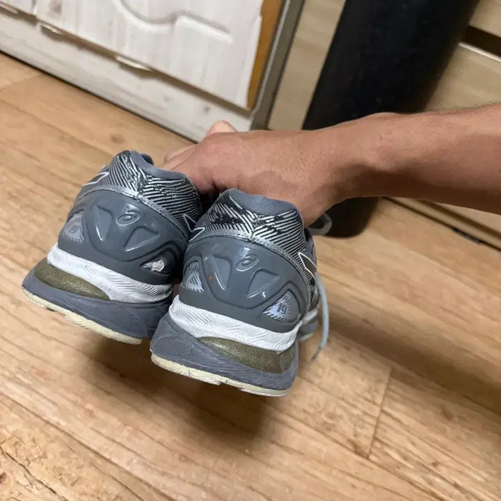 [BUNJANG] ASICS Dark Grey Running Shoes 275 / 아식스 다크 그레이 275