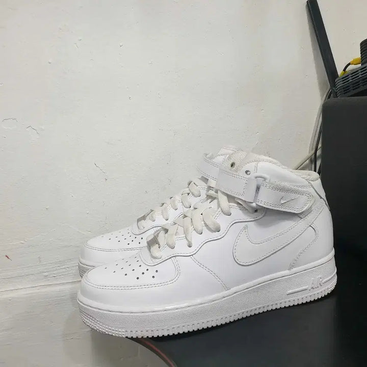 [BUNJANG] Nike Air Force 1 Mid Triple White / 나이키 에어포스 1 미드 트리플 화이트 250
