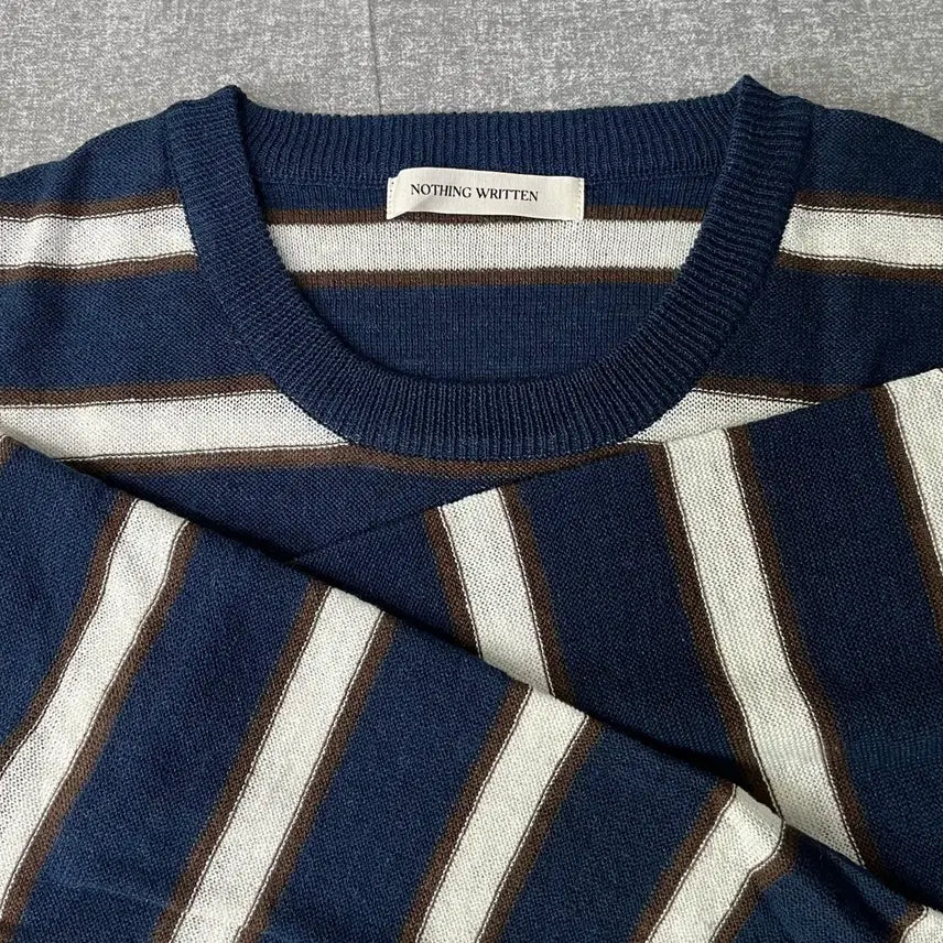 [BUNJANG] Nothing Written Stripe Round Pullover / 낫띵리튼 스트라이프 라운드 풀오버