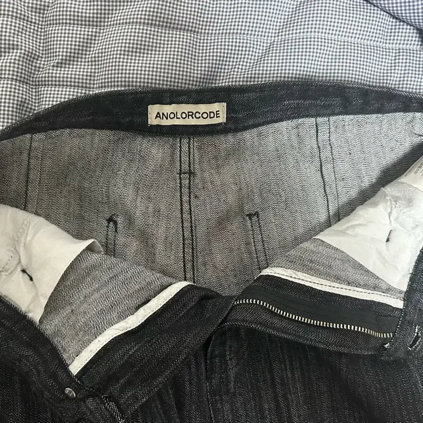 [BUNJANG] Unalloyed Code Slub Washing Bermuda Denim Pants (Black) / 어널러코드 슬랍워싱 버뮤다 데님팬츠 (블랙)
