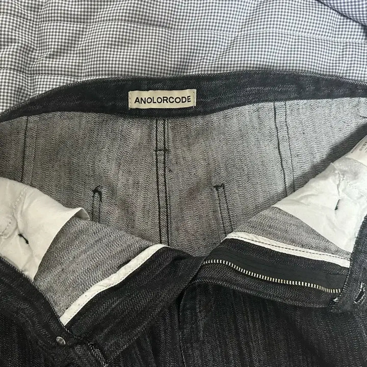 [BUNJANG] Unalloyed Code Slub Washing Bermuda Denim Pants (Black) / 어널러코드 슬랍워싱 버뮤다 데님팬츠 (블랙)