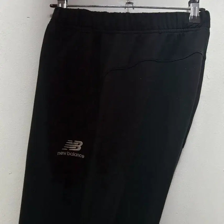 [BUNJANG] New Balance Training Pants Black M / 뉴발란스 트레이닝 팬츠 블랙 M