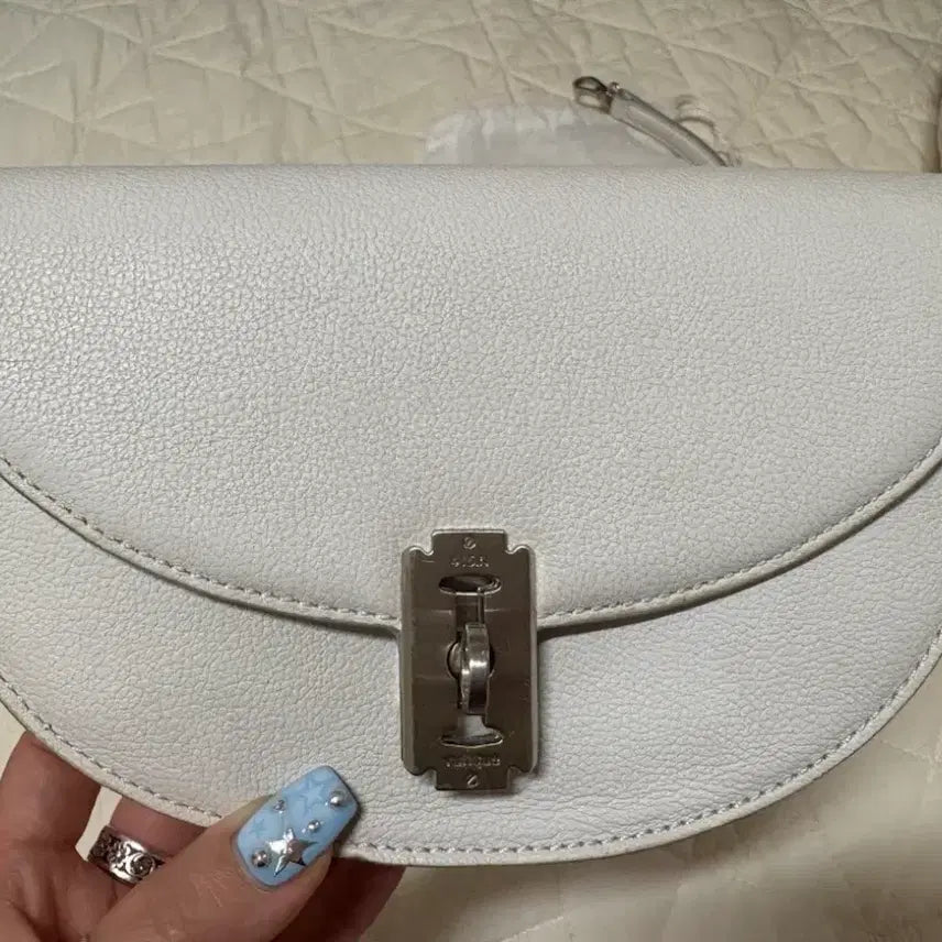 [BUNJANG] Vunque Half Moon Crossbody Bag / 분크 하프문 크로스백