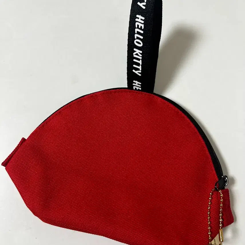 [BUNJANG] Hello Kitty Triangle Pouch / 헬로키티 삼각파우치