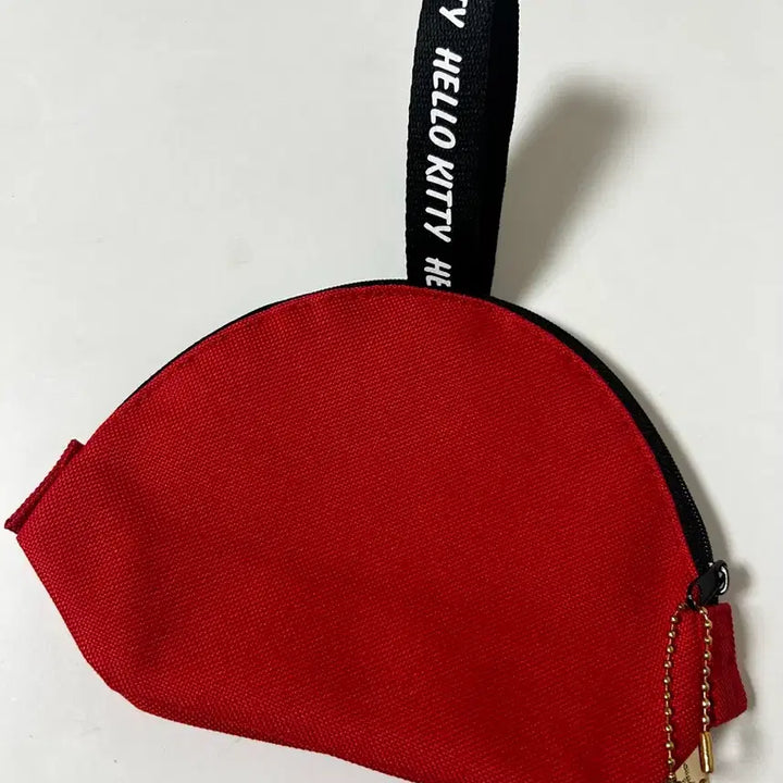 [BUNJANG] Hello Kitty Triangle Pouch / 헬로키티 삼각파우치