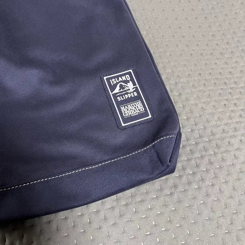 [BUNJANG] Marithe x Island Slipper Suede Tote Bag Navy / 마리떼 x 아일랜드슬리퍼 토트백 네이비