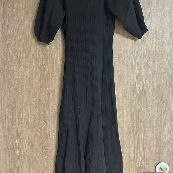 [BUNJANG] Black Gold Button Knit Dress Size 55 / 블랙 골드 버튼 니트 원피스 55새상품