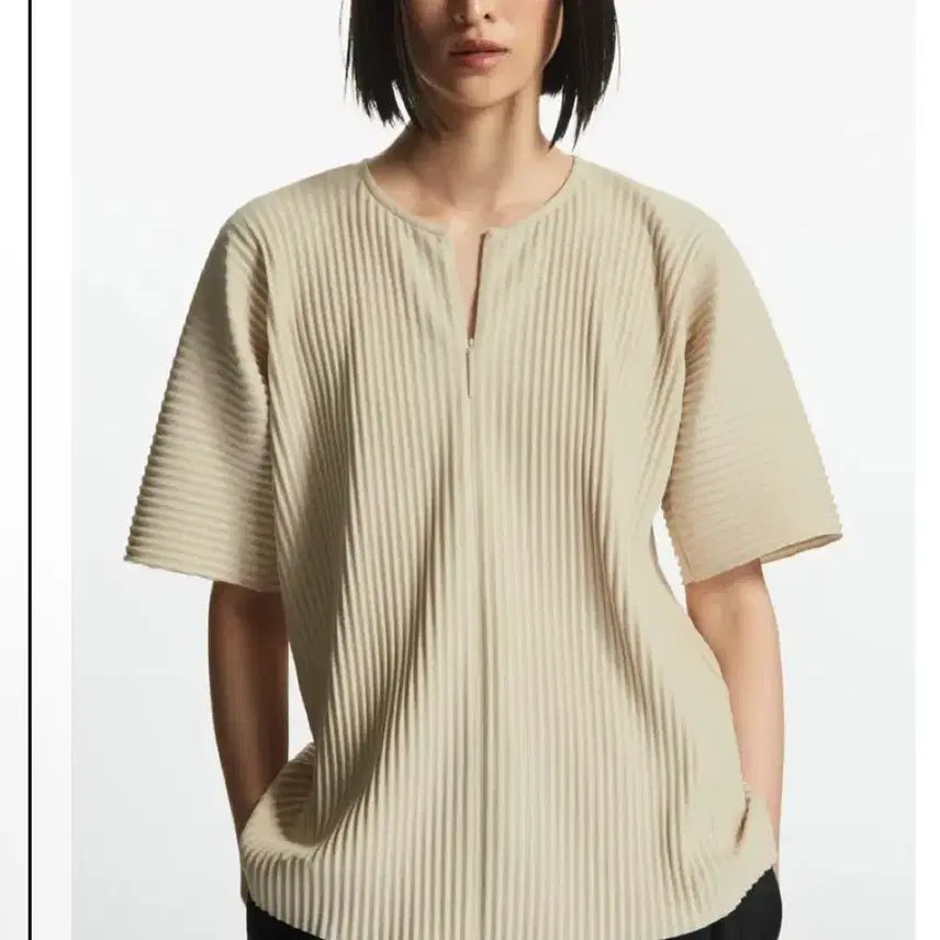 [BUNJANG] COS Pleated Half-Zip T-shirt / COS 코스 플리츠 반집업 티셔츠 S