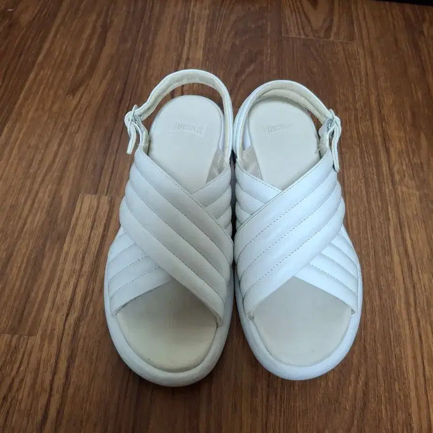 [BUNJANG] Camper White Sandals Size 39 (250mm) / 캠퍼 화이트 샌들 39사이즈  250