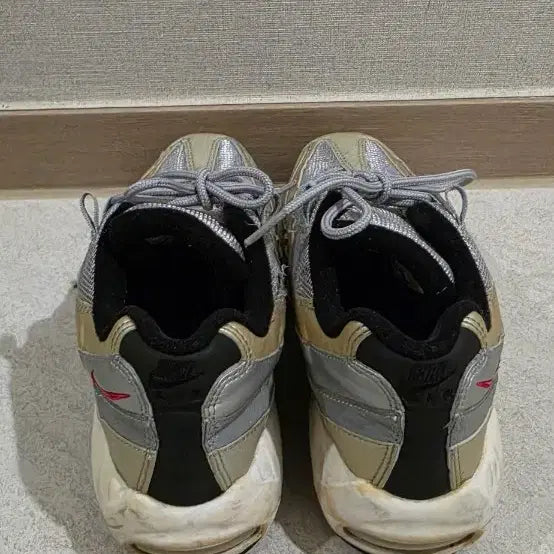 [BUNJANG] Nike Air Max 95 Silver Used Sneakers / 나이키 에어맥스 95 실버 250 사용감있는중고입니다.