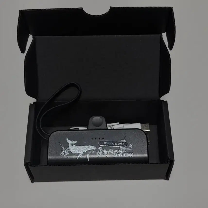 [BUNJANG] NMIXX Pop-up Store Power Bank / 엔믹스 팝업 보조배터리