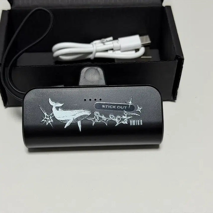[BUNJANG] NMIXX Pop-up Store Power Bank / 엔믹스 팝업 보조배터리