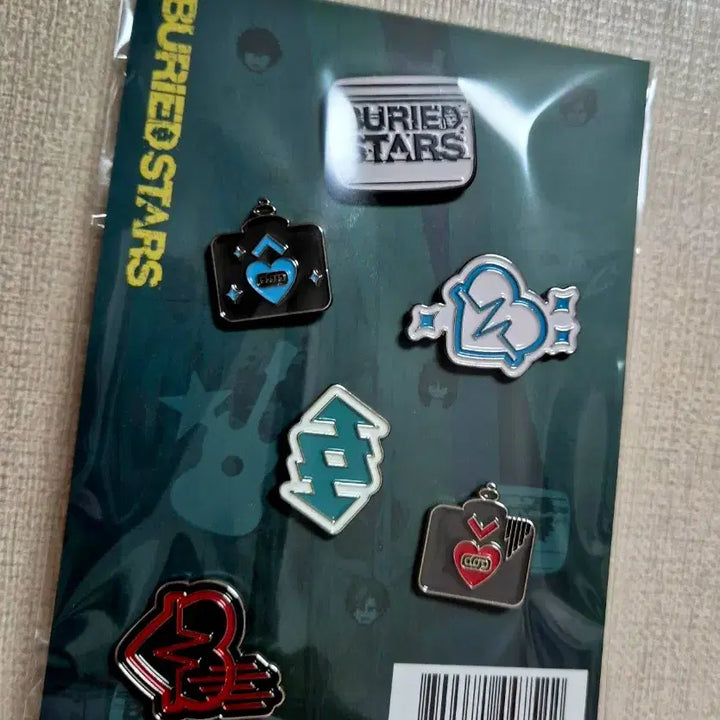 [BUNJANG] Veritas Veritas Metal Badge / 베리드 스타즈 베스타 메탈 뱃지