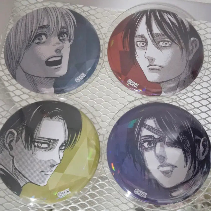 [BUNJANG] Attack on Titan Anique Can Badges Set (Eren, Levi, Hange, Armin) / 진격의거인 애니큐 anique 캔뱃지 에렌 리바이 한지 아르민 일괄