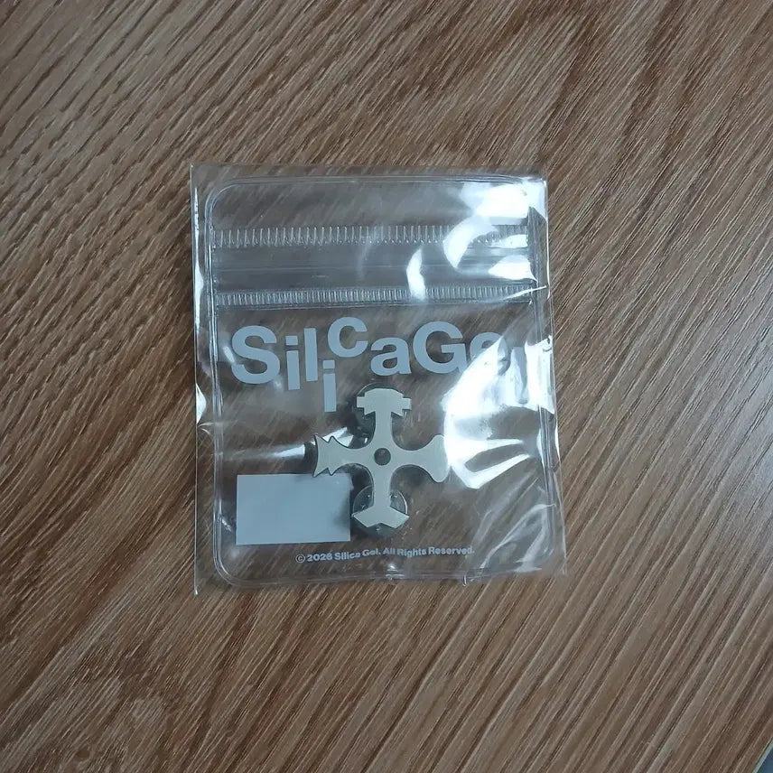 [BUNJANG] Silica Gel Symbol Badge (Sealed) / 실리카겔 심볼뱃지 미개봉