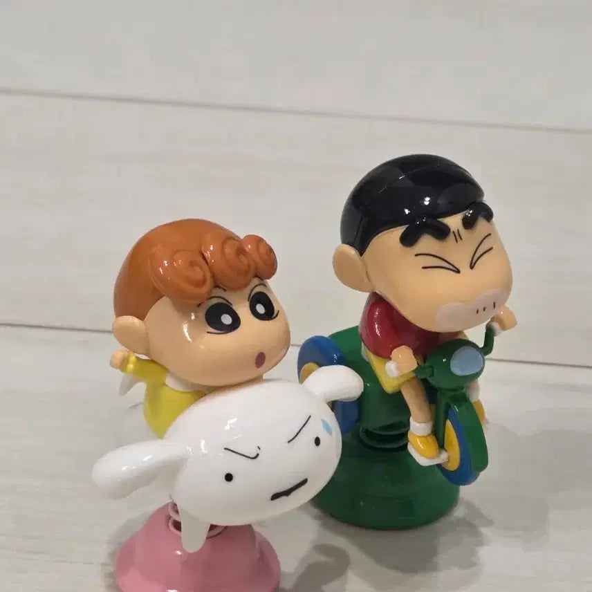 [BUNJANG] Crayon Shin-chan Gacha Figures (Shin-chan, Shin-chan&