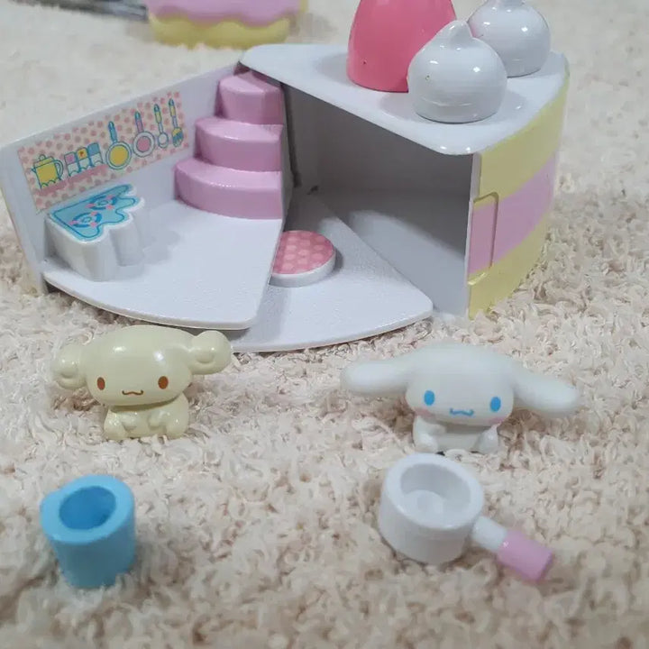 [BUNJANG] Sanrio Cinnamoroll Cake Polly Pocket Vintage Toy / 산리오 시나모롤 케이크 폴리포켓 고전완구