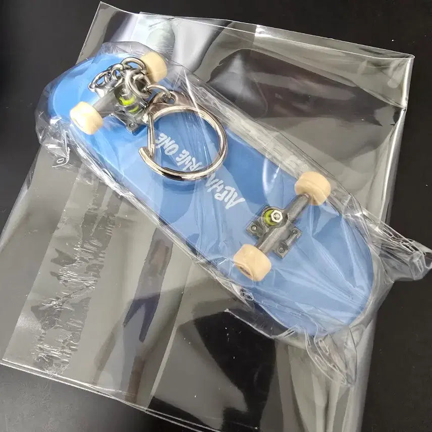 [SOLD OUT] 알파드라이브원 알디원 오엠지 이어폰 보드 키링 엠디