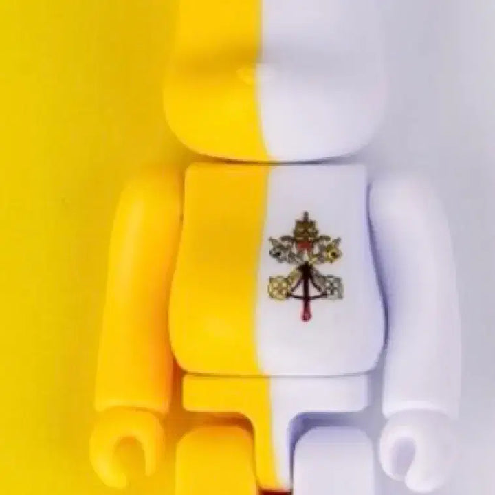[BUNJANG] Bearbrick Vatican City Flag 51st Series / 베어브릭 51탄 플래그 바티칸 시국