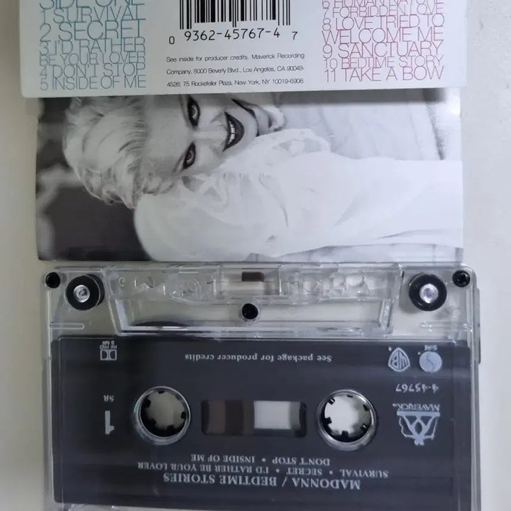 [BUNJANG] Madonna Bedtime Stories (Opened Cassette Tape) - Import / 마돈나 Bedtime Stories / 수입반 (개봉 카세트테이프)