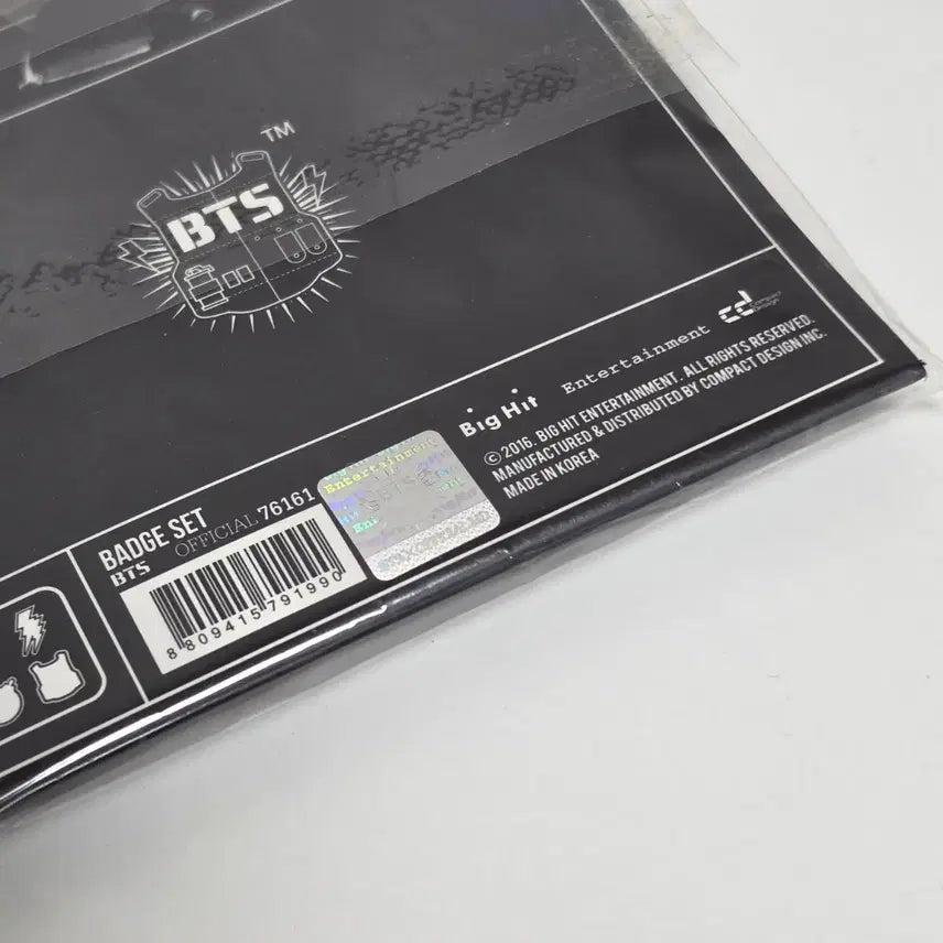 [BUNJANG] BTS Debut Era Rare Official Goods "Army Bomb" Earphone Badge Set (4 Types) / 방탄 데뷔초 희귀공굿 BTS 아미밤 뱃지4종set 이어폰 badge