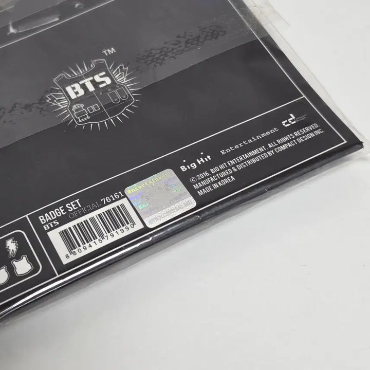 [BUNJANG] BTS Debut Era Rare Official Goods "Army Bomb" Earphone Badge Set (4 Types) / 방탄 데뷔초 희귀공굿 BTS 아미밤 뱃지4종set 이어폰 badge