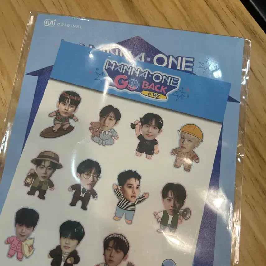 [BUNJANG] Wanna One Poster &amp; Sticker Set / 워너원 포스터&amp;스티커
