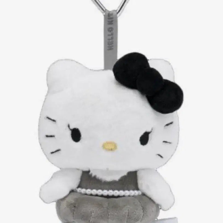 [BUNJANG] Hello Kitty x Jisoo Collaboration Doll Keychain (Black &amp; Grey) / 헬로키티 x 지수 인형 키링 (블랙그레이)