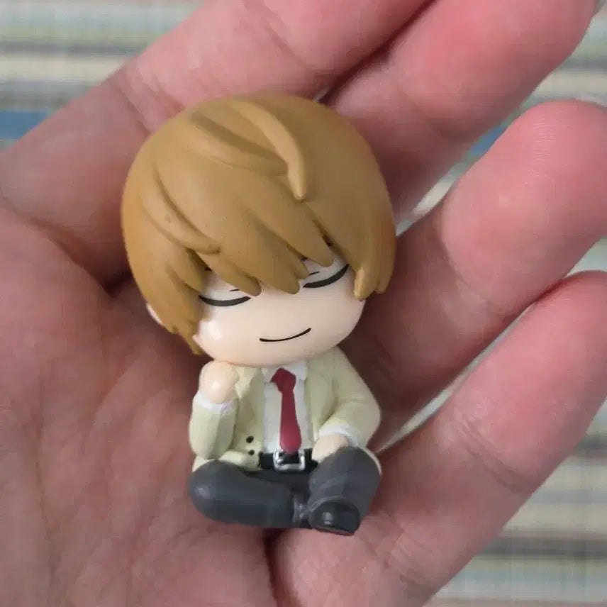 [BUNJANG] Death Note Light Yagami Shoulder Gacha Figure (Display Only) / 데스노트 라이토 어깨쿵 가챠 단순전시 새상품
