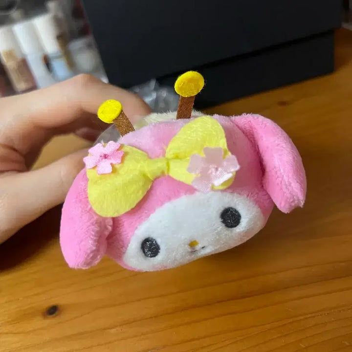 [BUNJANG] Sanrio My Melody Bumblebee Plush Toy / 산리오 마이멜로디 캐릭터 꿀벌 인형 정품
