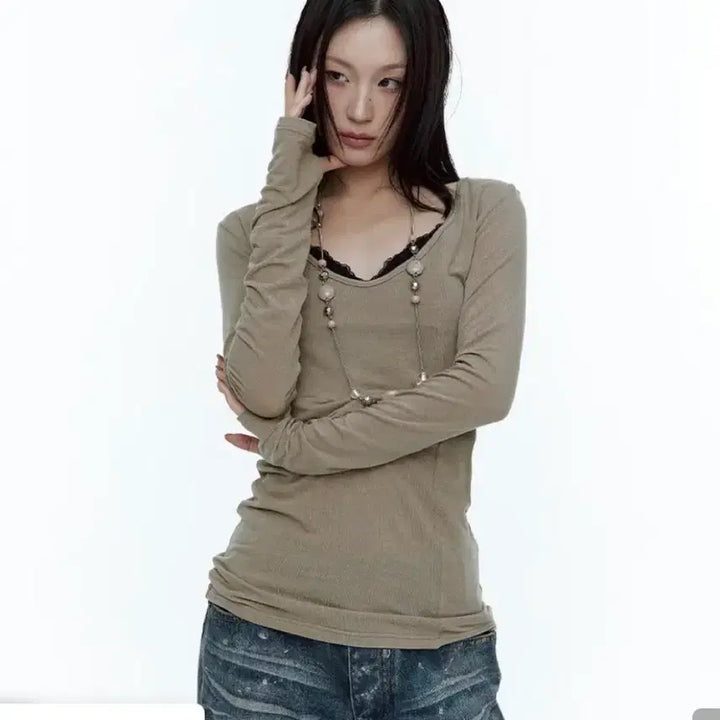 [SOLD OUT] 러프넥 크로스라인 슬림 탑 카키브라운