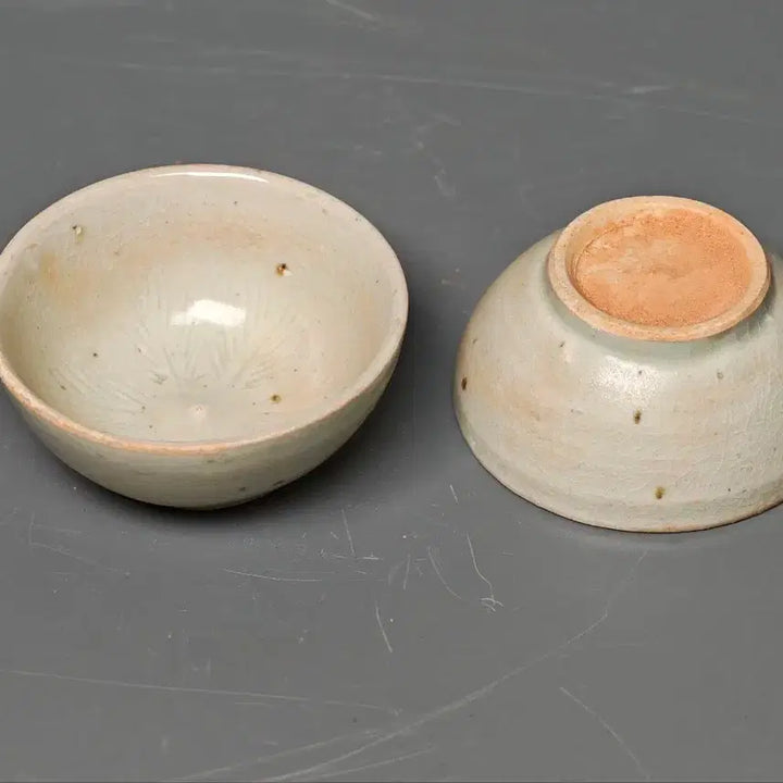 [BUNJANG] Northern Song Dynasty Celadon Porcelain Cup Pair - Carved Floral Motif / [진품] 출토품 북송 청백유 편화문 잔 한쌍 중국도자기 골동품 수집품