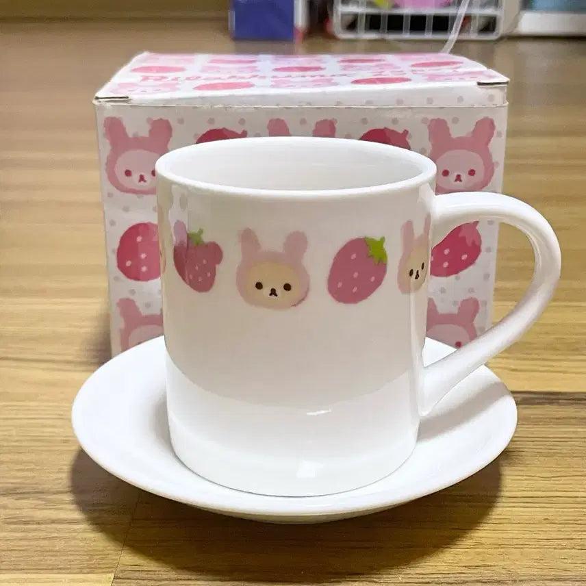 [BUNJANG] Rilakkuma Strawberry Mug and Saucer Set / 코리락쿠마 딸기 머그컵 머그앤소서