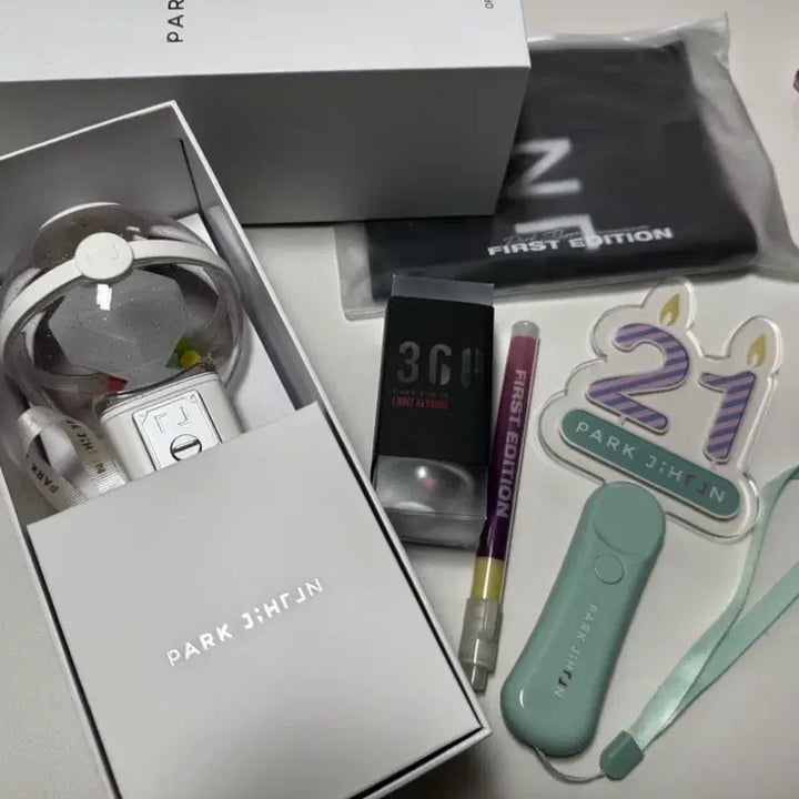 [BUNJANG] Park Ji Hoon Official Light Stick, Light Stick Keyring, Fan Meeting Light Stick Bundle Set / 박지훈 응원봉 뽑봉키링 팬미팅 응원봉 일괄양도