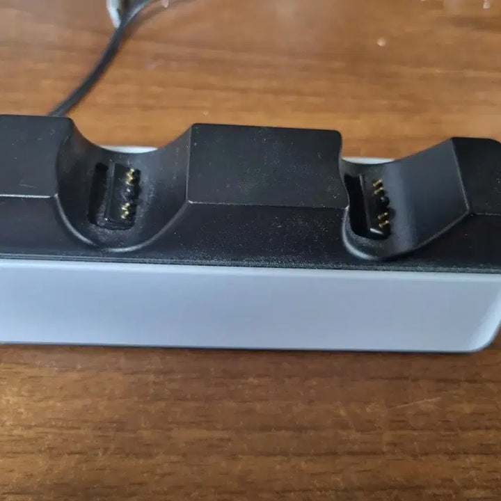 [BUNJANG] Dual Controller Charging Dock for PlayStation 5 DualSense / 듀얼 컨트롤러 충전 거치대