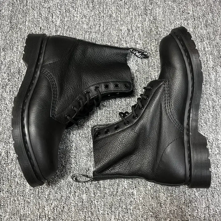 [BUNJANG] Dr. Martens 1460 Pascal Mono Boots / 닥터마틴 1460 파스칼 모노 부츠