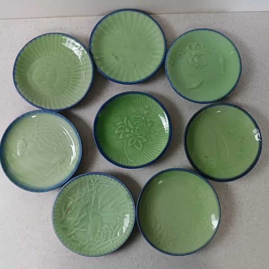 [BUNJANG] Vintage Celadon Green Glaze Floral Plates Set of 8 / 근대사 수집품 빈티지  왜사기 녹유 꽃접시 8장일괄