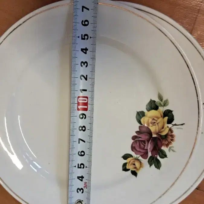 [BUNJANG] Vintage Ceramic Plates with Rose Pattern (Set of 4) / 빈티지 옛날 초창기 도자기 접시4장.장미꽃무늬