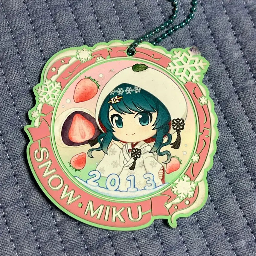 [BUNJANG] Hatsune Miku 2013 Snow Miku Strawberry Keychain / 하츠네 미쿠 2013 스노우 미쿠 스트로베리 키링