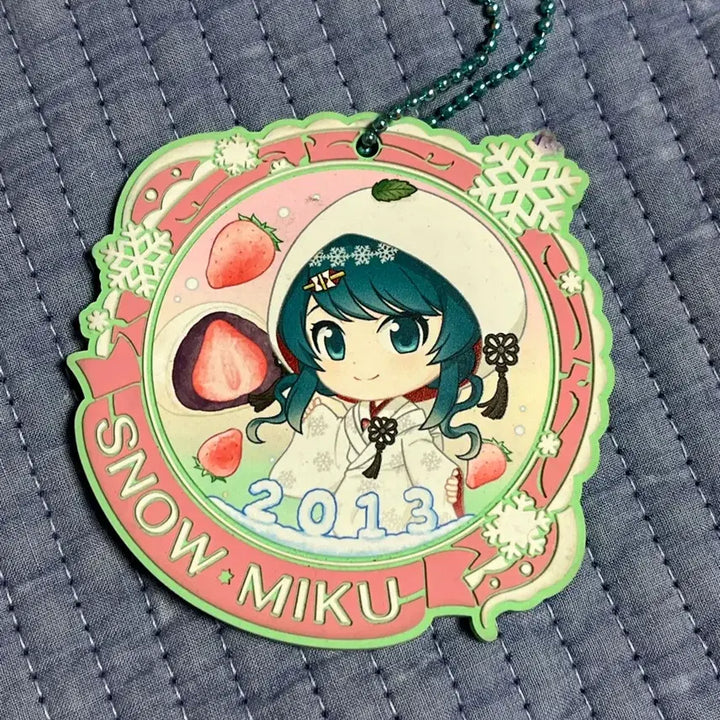 [BUNJANG] Hatsune Miku 2013 Snow Miku Strawberry Keychain / 하츠네 미쿠 2013 스노우 미쿠 스트로베리 키링