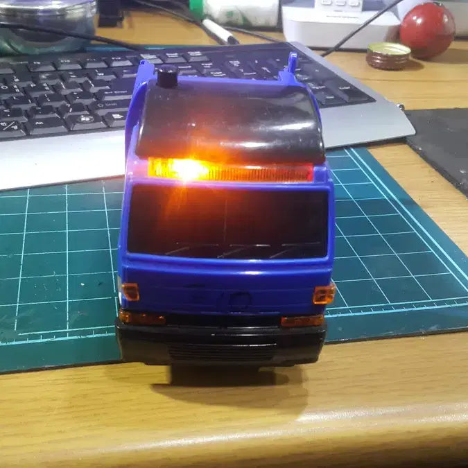 [BUNJANG] Vintage Working Toy Truck / 빈티지 작동 완구 - 트럭