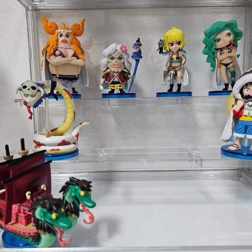 [SOLD OUT] [노박스] 원피스 구사해적단 월드콜렉터블 피규어 일괄