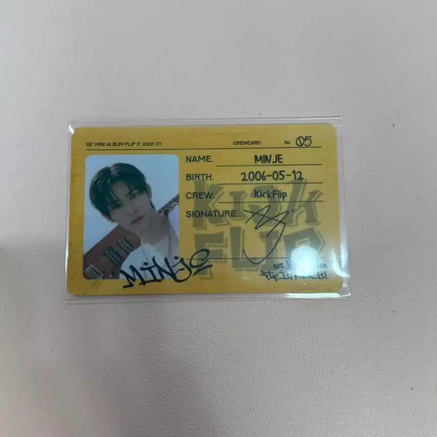[BUNJANG] KICKFLIP Minje Debut Album Photocard / 킥플립 민제 데뷔 앨범 포카 아이디카드 양도