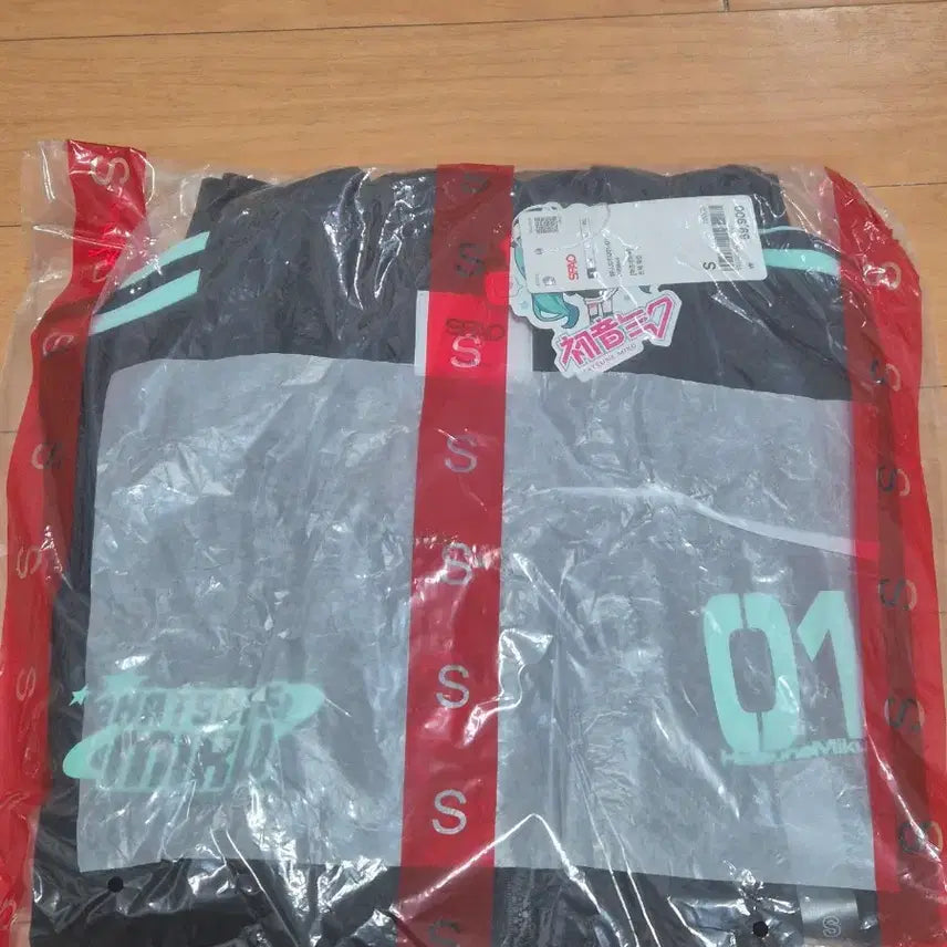 [BUNJANG] SPAO Hatsune Miku Track Jacket Size S / 스파오 미쿠 트랙자켓 S사이즈 신품