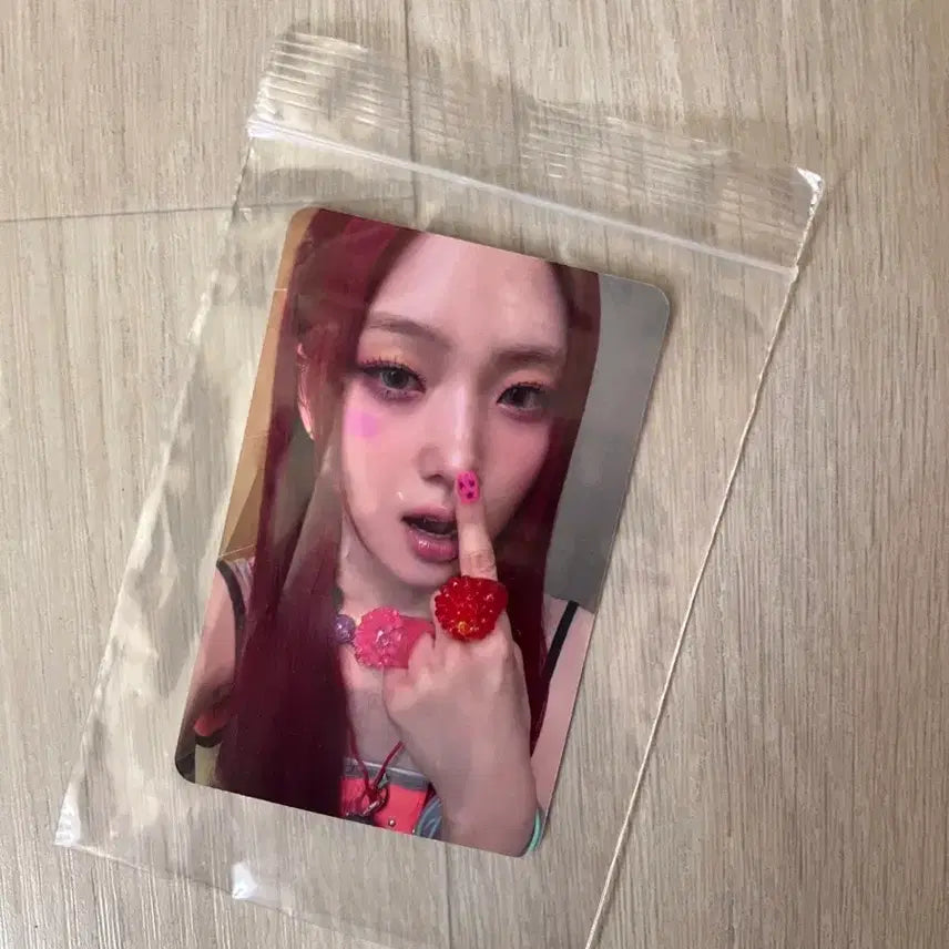[BUNJANG] Unchiled Park Yaeun Lucky Draw Photocard / 언차일드 박예은 팝업 특전 포카 판매