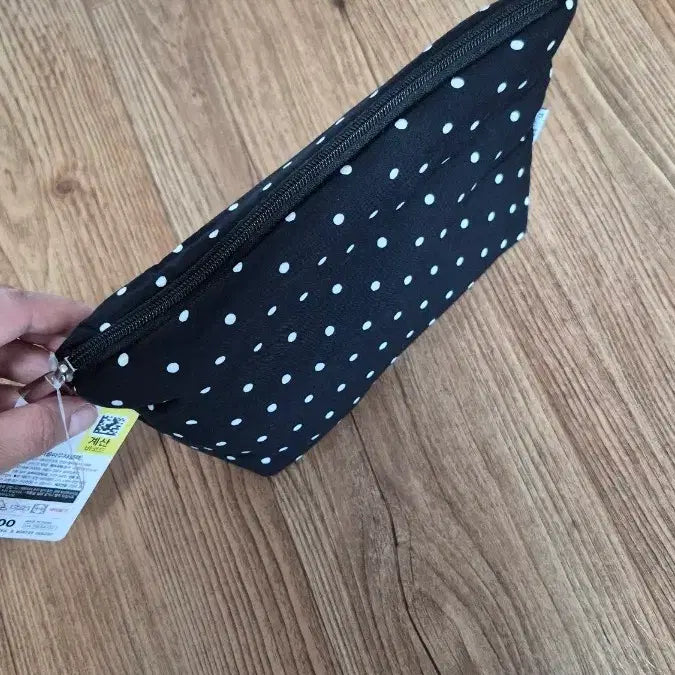 [BUNJANG] Daiso Dot Pattern Pouch / 다이소 도트 패턴 파우치