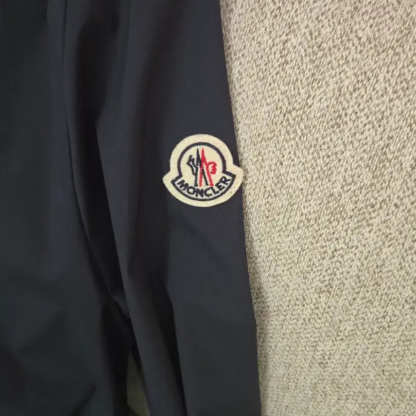 [BUNJANG] Moncler Windbreaker Navy Size 0 / 몽클레어 바람막이