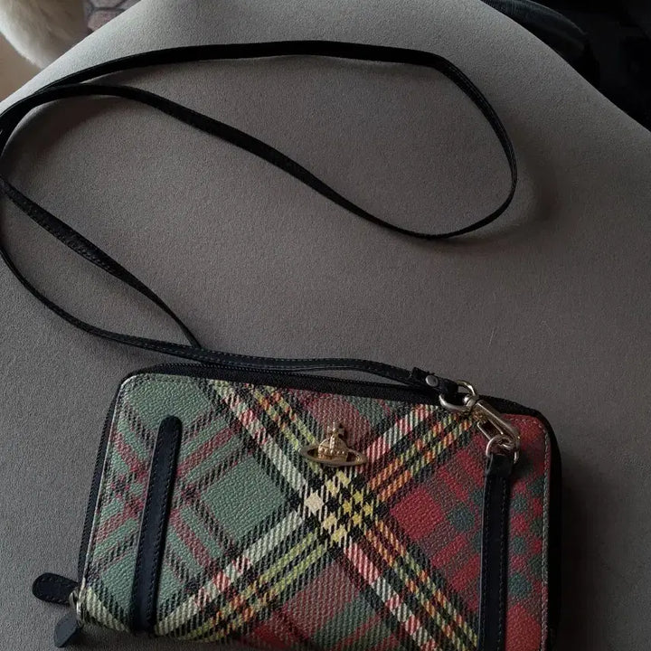 [BUNJANG] Vivienne Westwood Genuine Leather Check Pattern Long Wallet with Detachable Strap / 비비안웨스트우드 정품. 장지갑