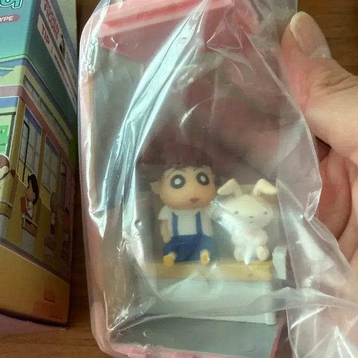 [BUNJANG] Crayon Shin-chan Bus Figure - Nene / 새상품)짱구 버스피규어 /유리